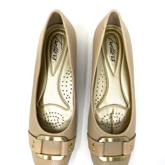 Trotters Sizzle Signature flats Nude Perforated - Picture 4 of 9